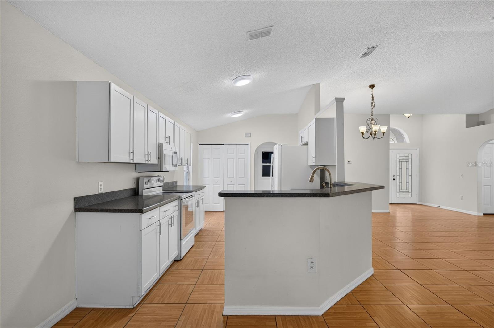 2018 WEKIVA RESERVE BOULEVARD, Apopka, FL 32703