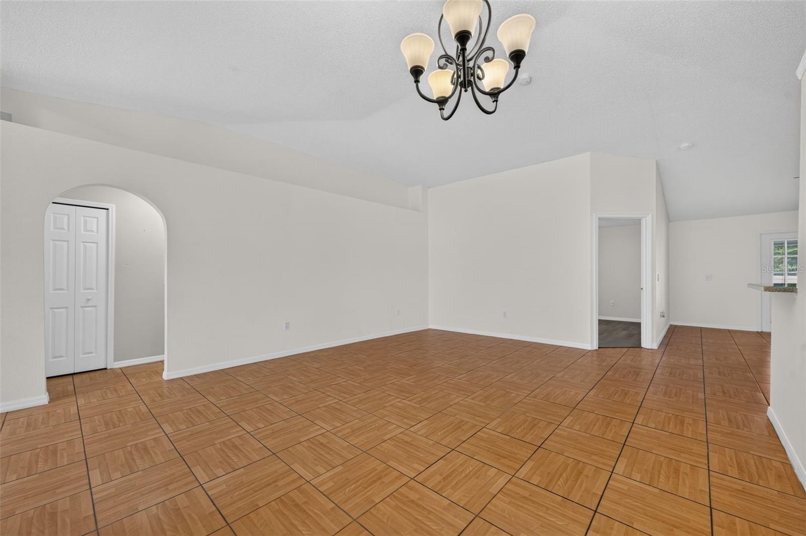 2018 WEKIVA RESERVE BOULEVARD, Apopka, FL 32703