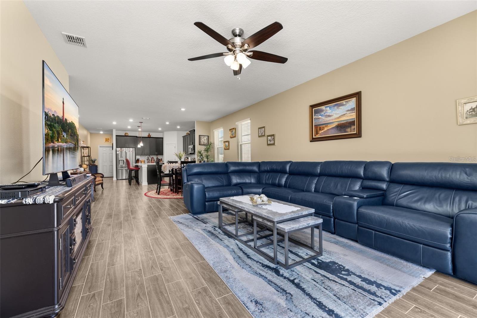 1739 GOOD NEIGHBOR LOOP, Kissimmee, FL 34744