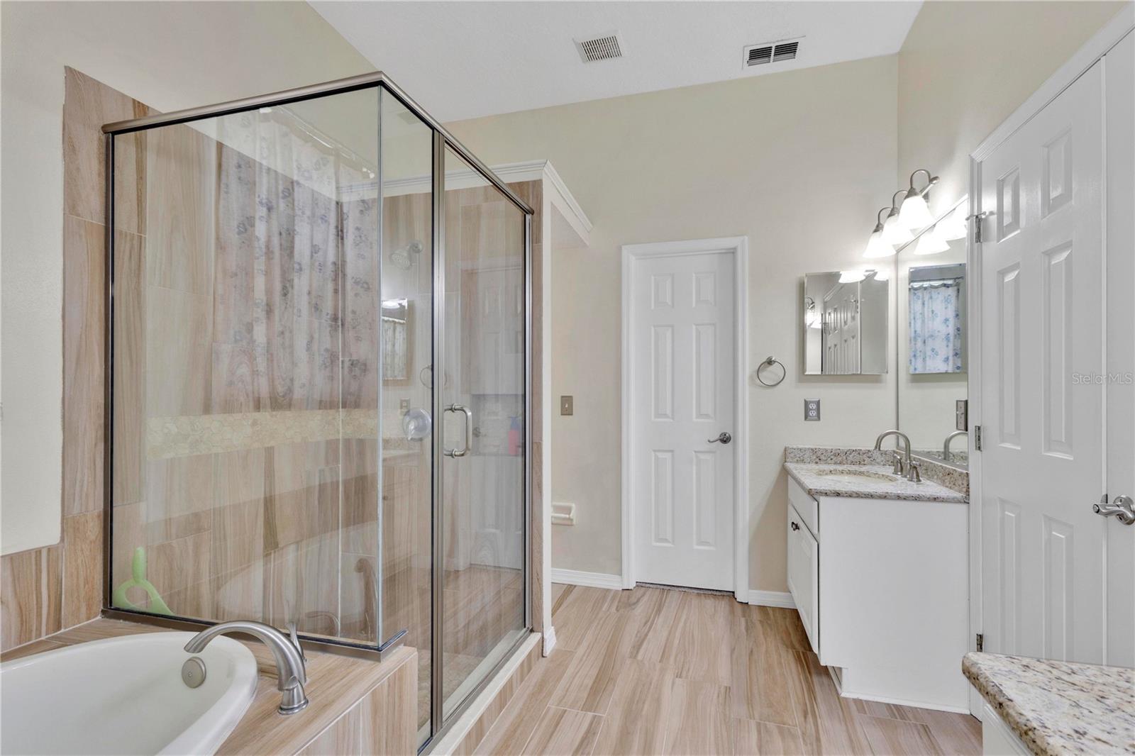 639 LAKEHAVEN CIRCLE, Orlando, FL 32828