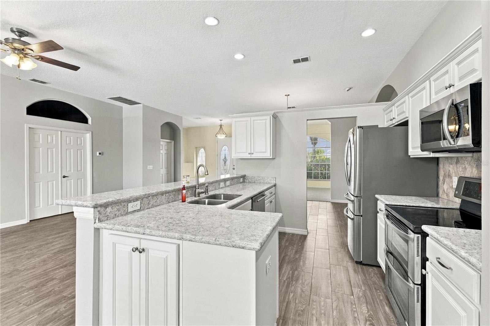 639 LAKEHAVEN CIRCLE, Orlando, FL 32828