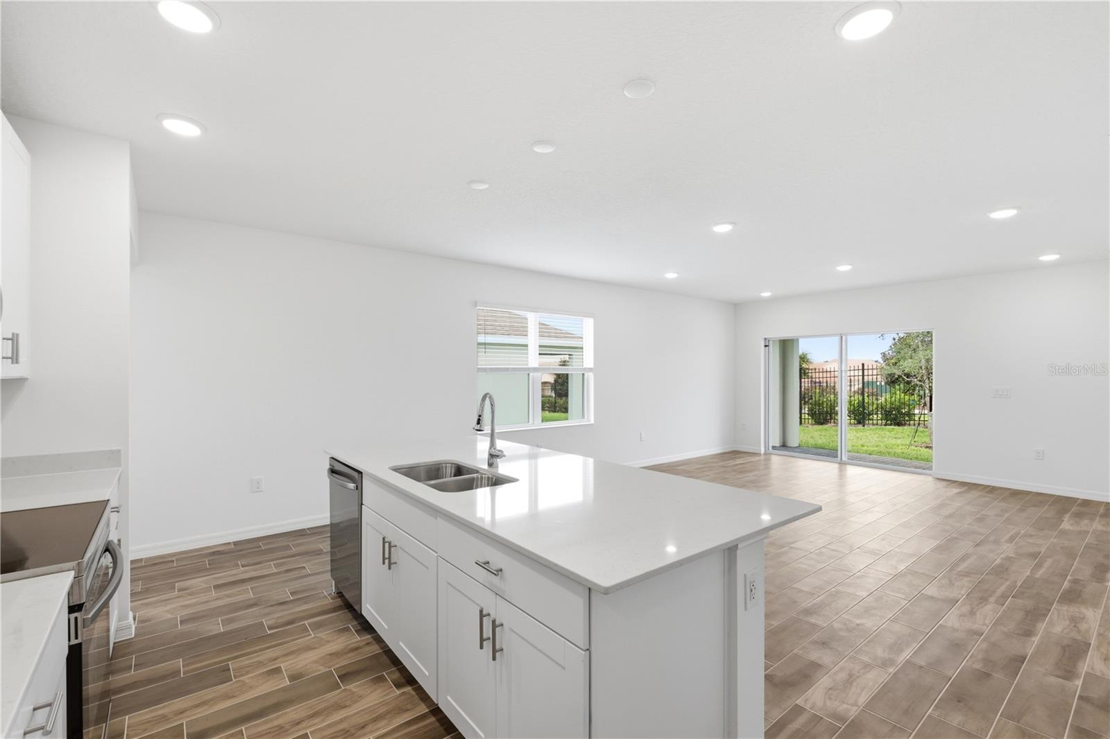 2301 LEELA CIRCLE, Tavares, FL 32778