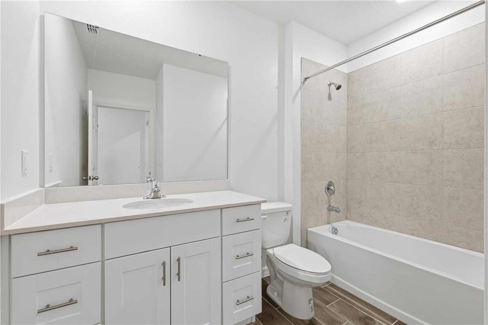 2301 LEELA CIRCLE, Tavares, FL 32778
