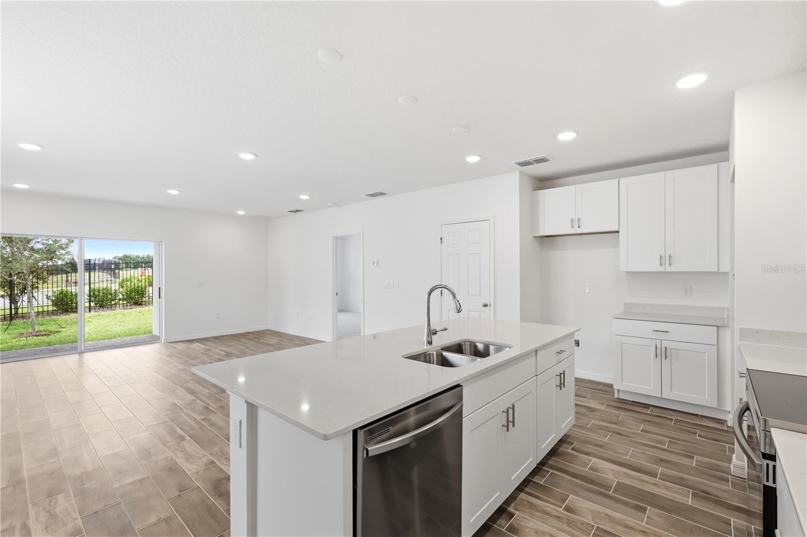 2301 LEELA CIRCLE, Tavares, FL 32778