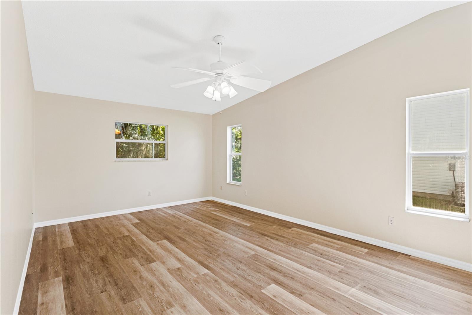 32656 OAK PARK DRIVE, Leesburg, FL 34748