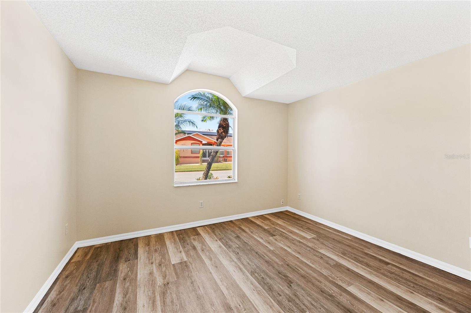 32656 OAK PARK DRIVE, Leesburg, FL 34748