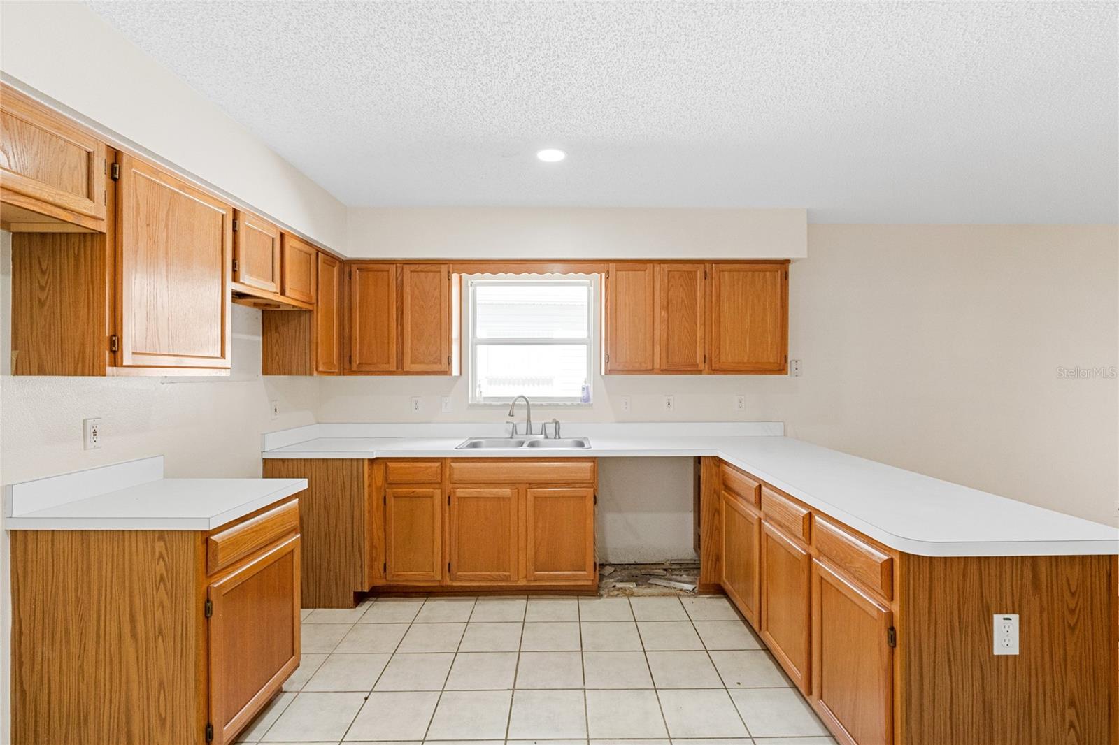 32656 OAK PARK DRIVE, Leesburg, FL 34748
