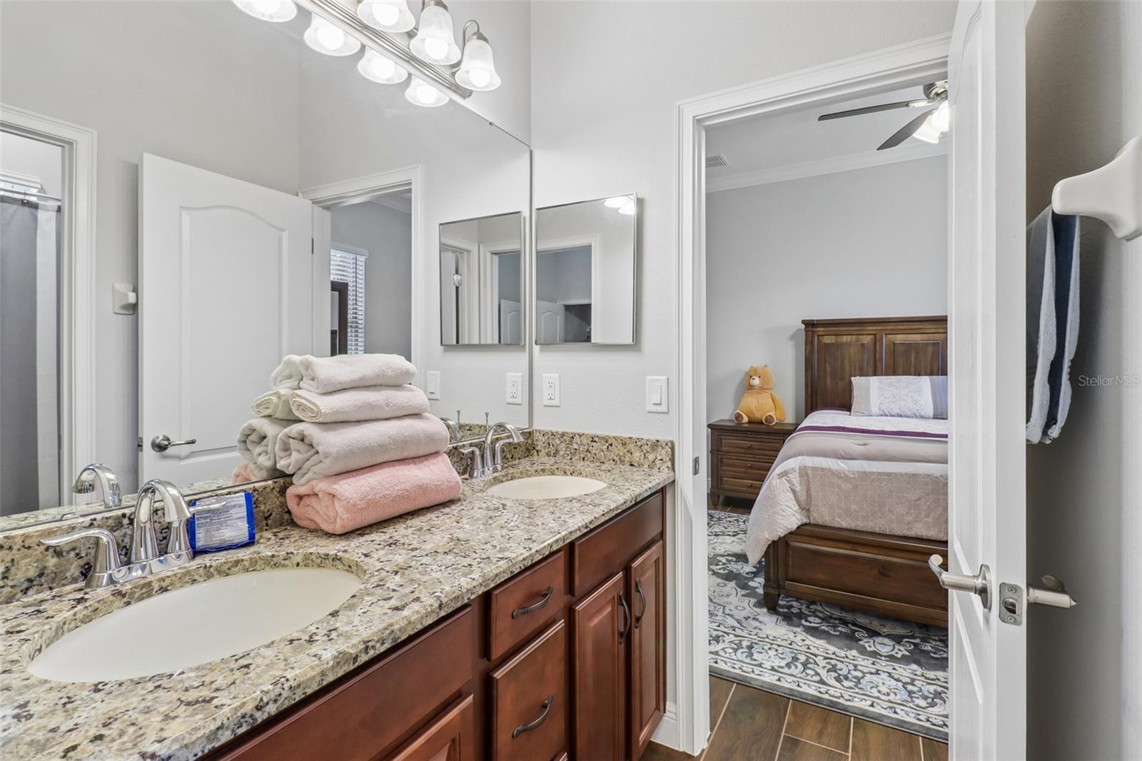 121 HARVEST GATE BOULEVARD, Groveland, FL 34736