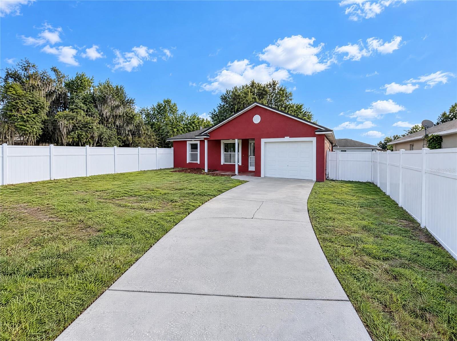 2949 ILLINOIS AVENUE, Lakeland, FL 33803 2949 ILLINOIS AVENUE, Lakeland, FL 33803