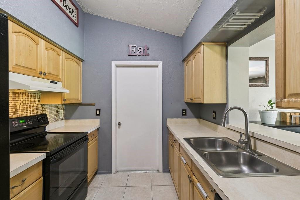 8509 LYONIA DRIVE, Orlando, FL 32829