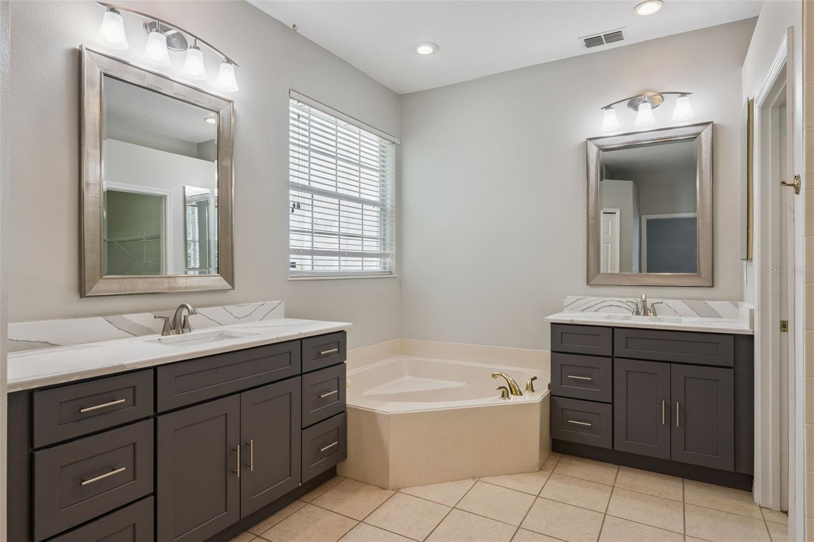 10142 CANOPY TREE COURT, Orlando, FL 32836