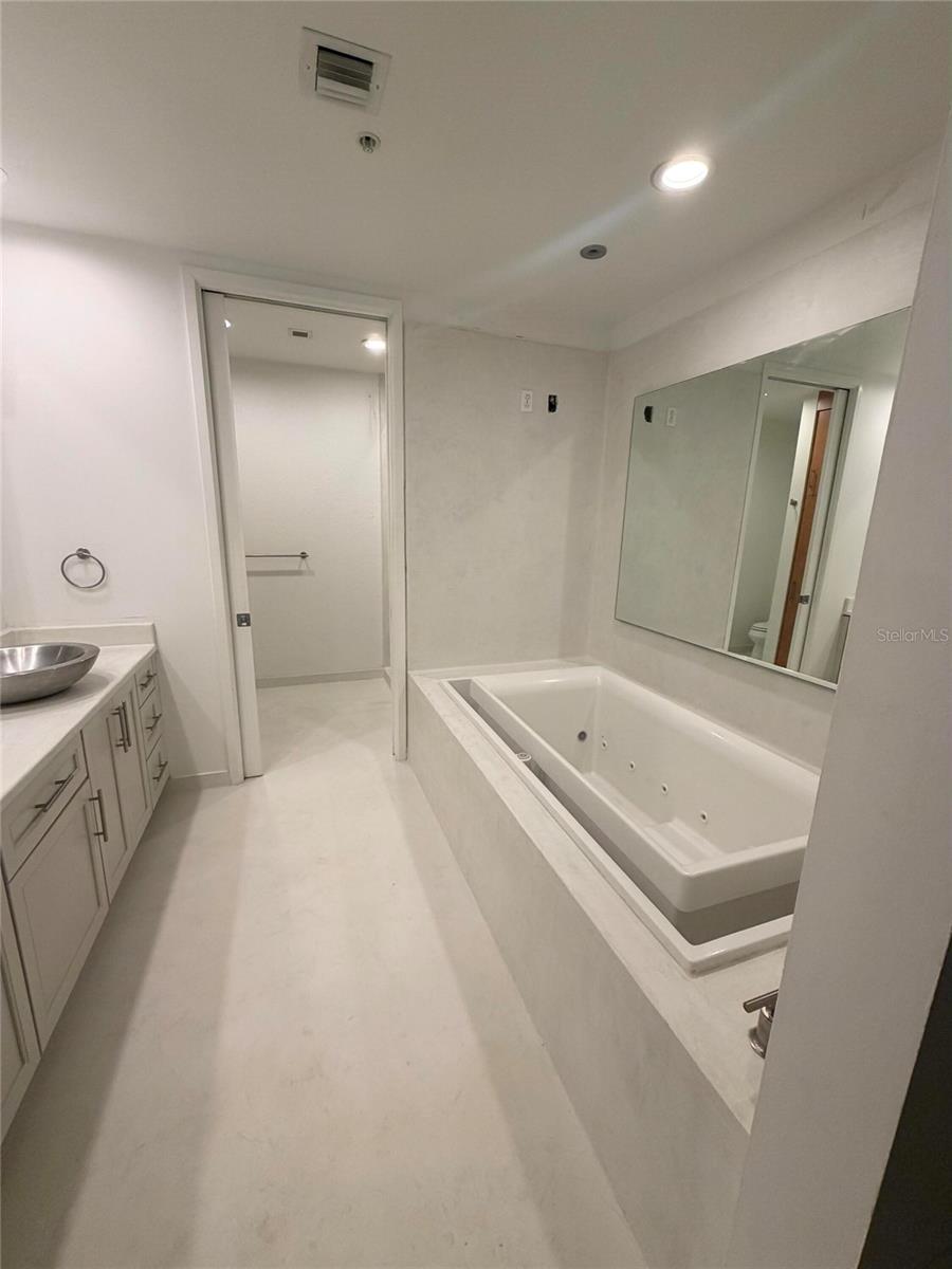 150 E ROBINSON STREET, #29B, Orlando, FL 32801