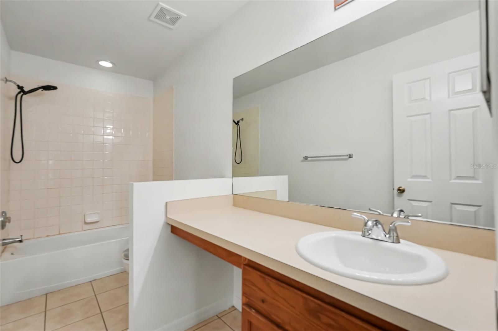 8419 EDGEWATER PLACE BOULEVARD, Tampa, FL 33615