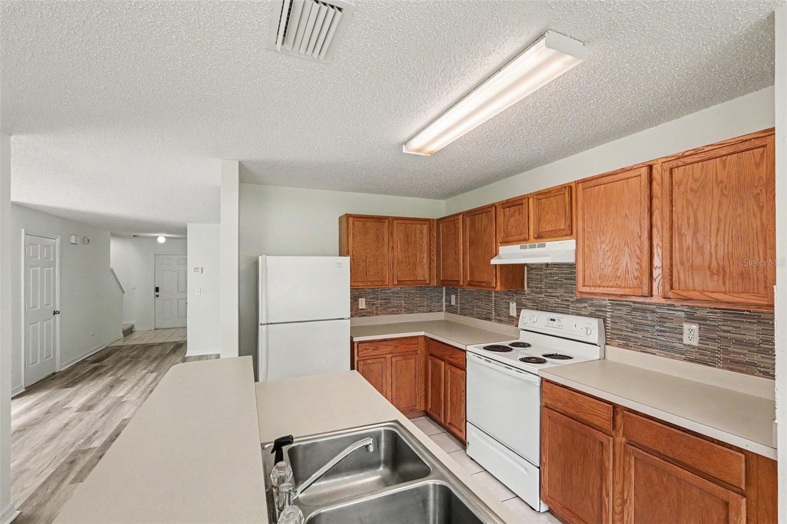 8419 EDGEWATER PLACE BOULEVARD, Tampa, FL 33615
