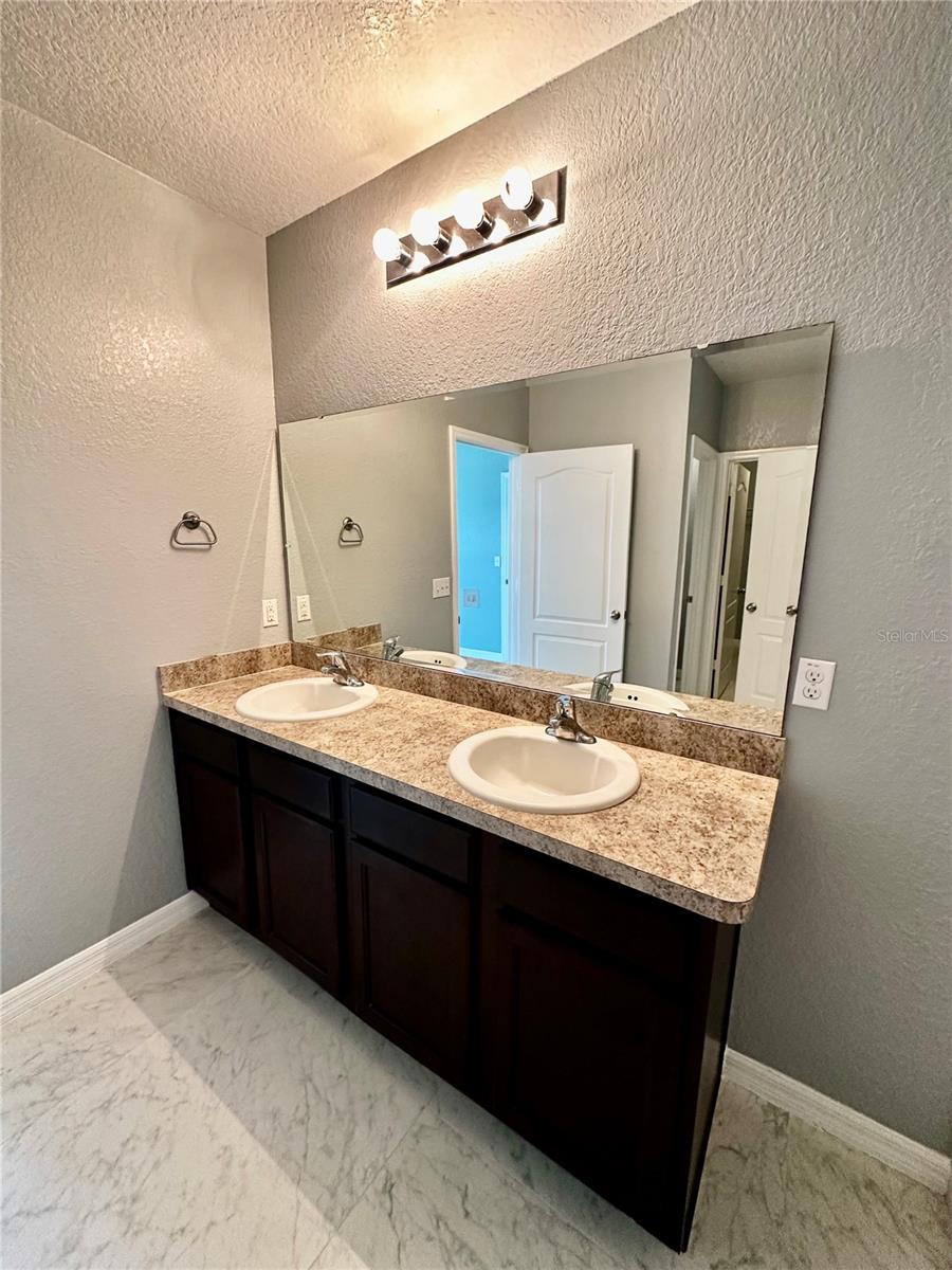 1437 WALLACE MANOR PASS, Winter Haven, FL 33880