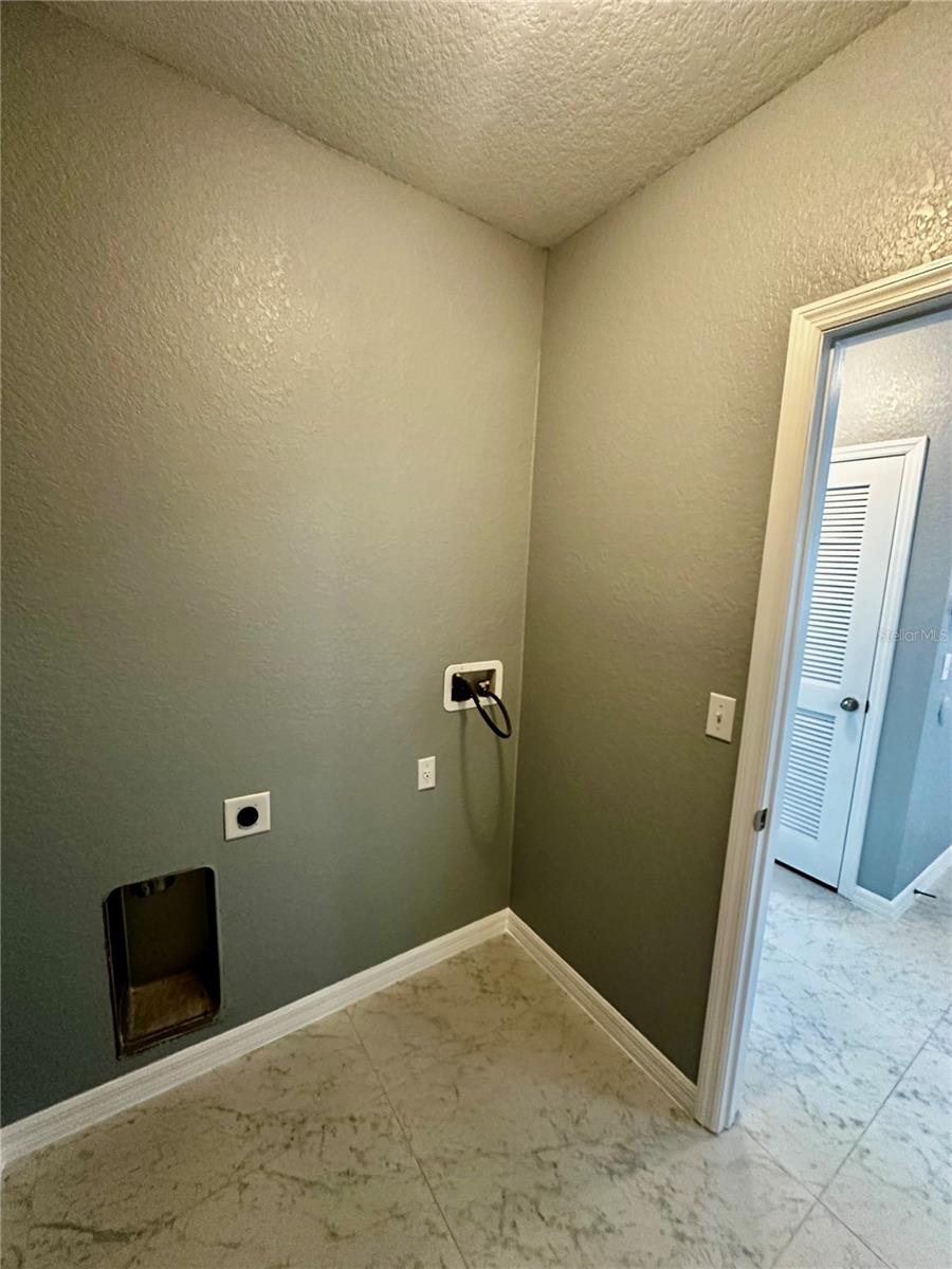 1437 WALLACE MANOR PASS, Winter Haven, FL 33880