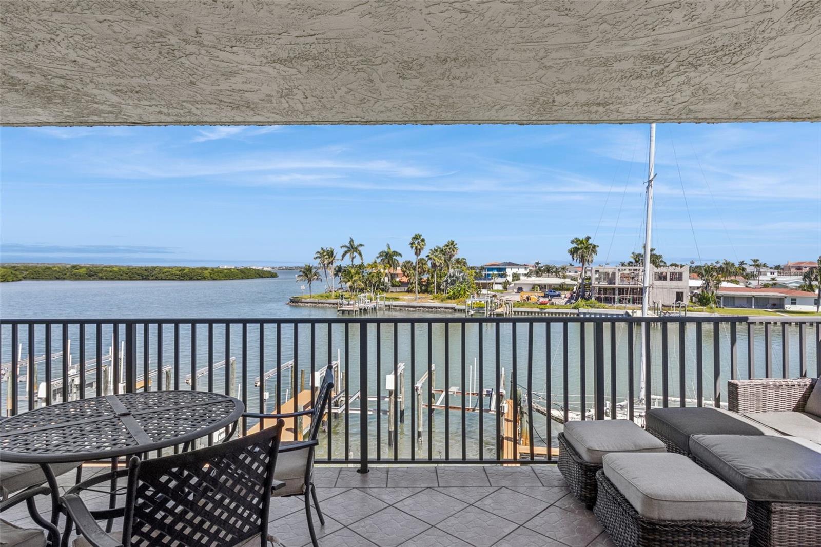 12525 3RD STREET E, #205, Treasure Island, FL 33706
