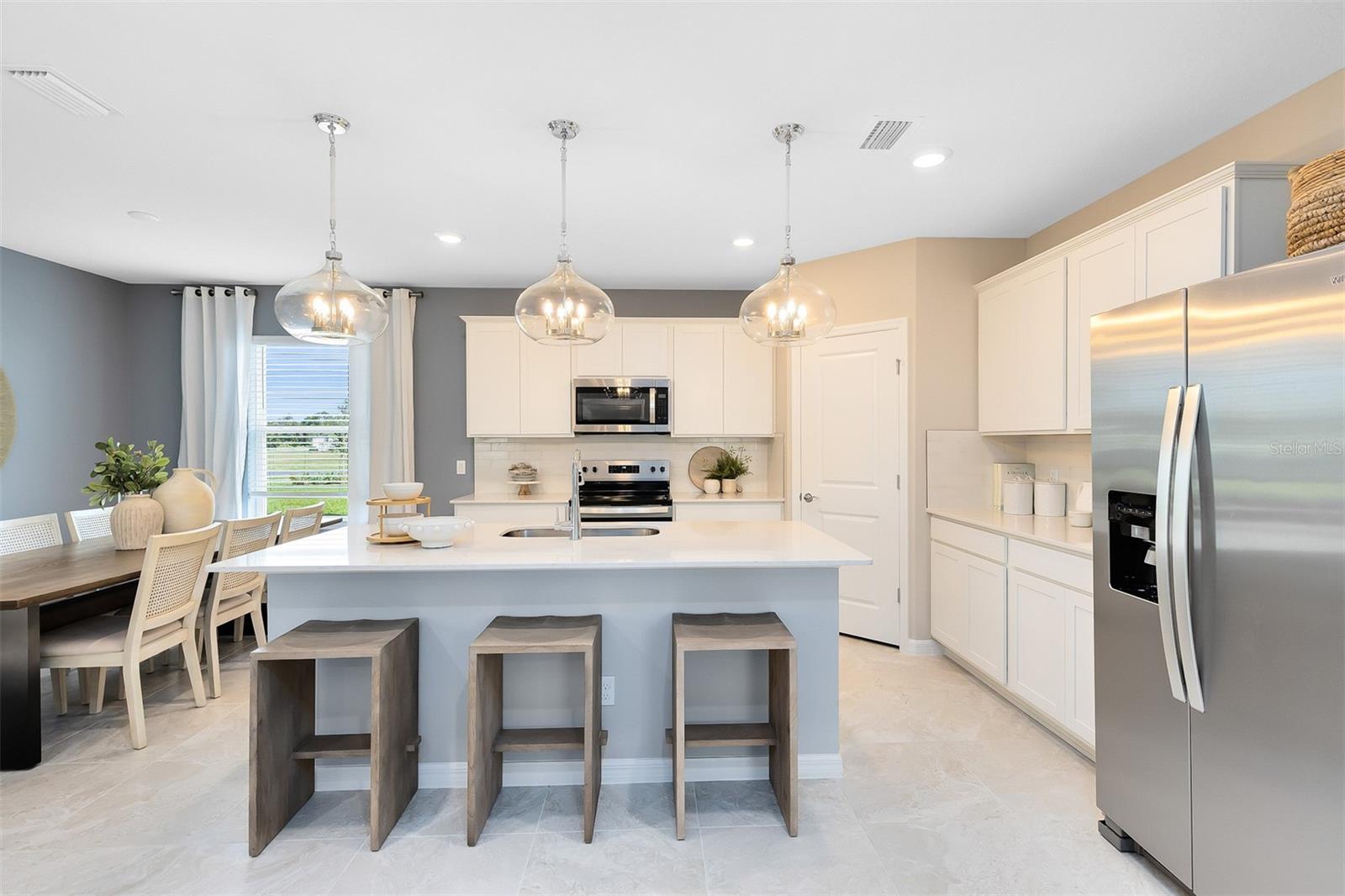 Actual home photo. Colors, finishes, textures and options may appear differently in person due to variations in monitors and viewing devices.
