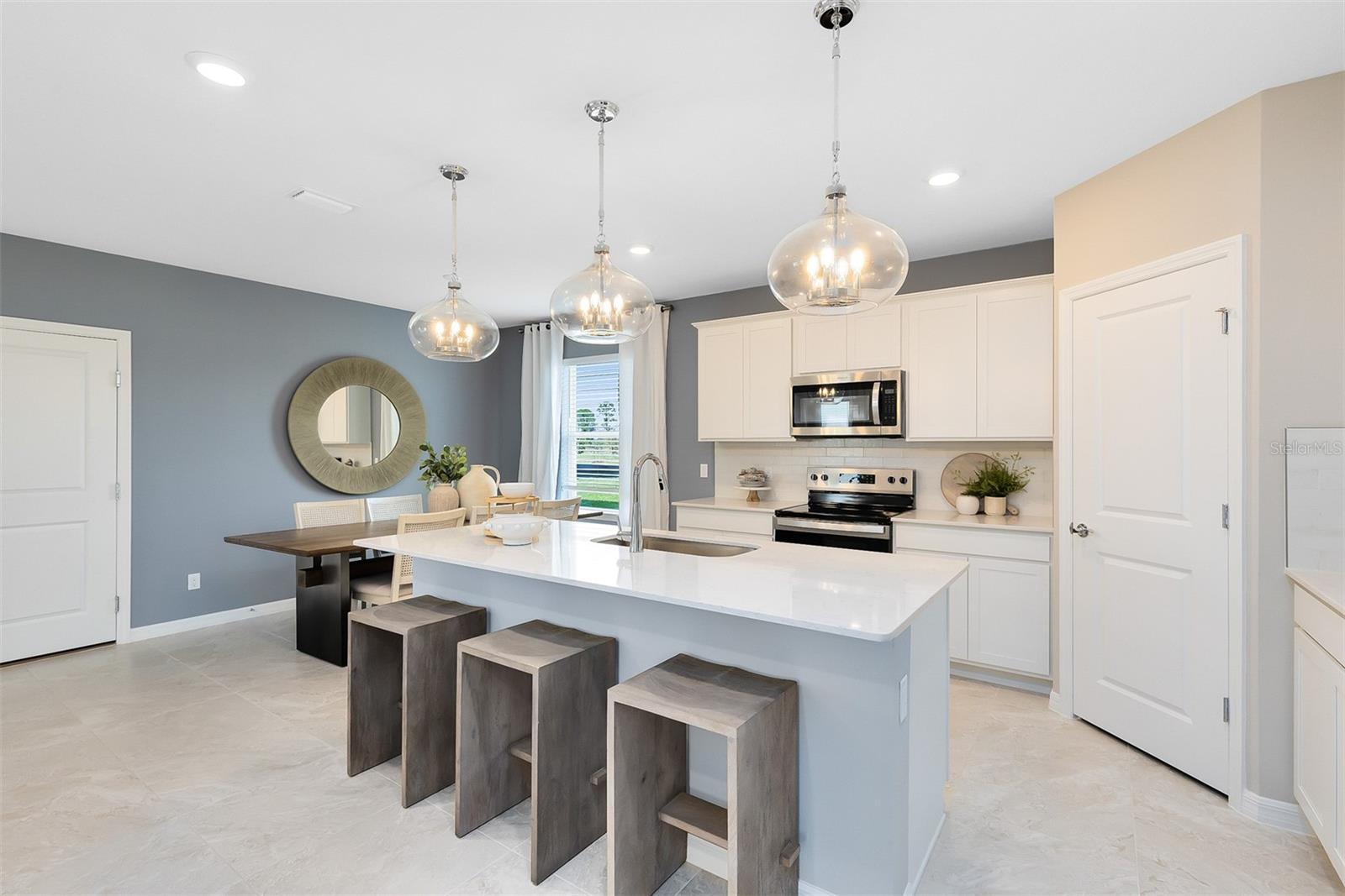 Actual home photo. Colors, finishes, textures and options may appear differently in person due to variations in monitors and viewing devices.