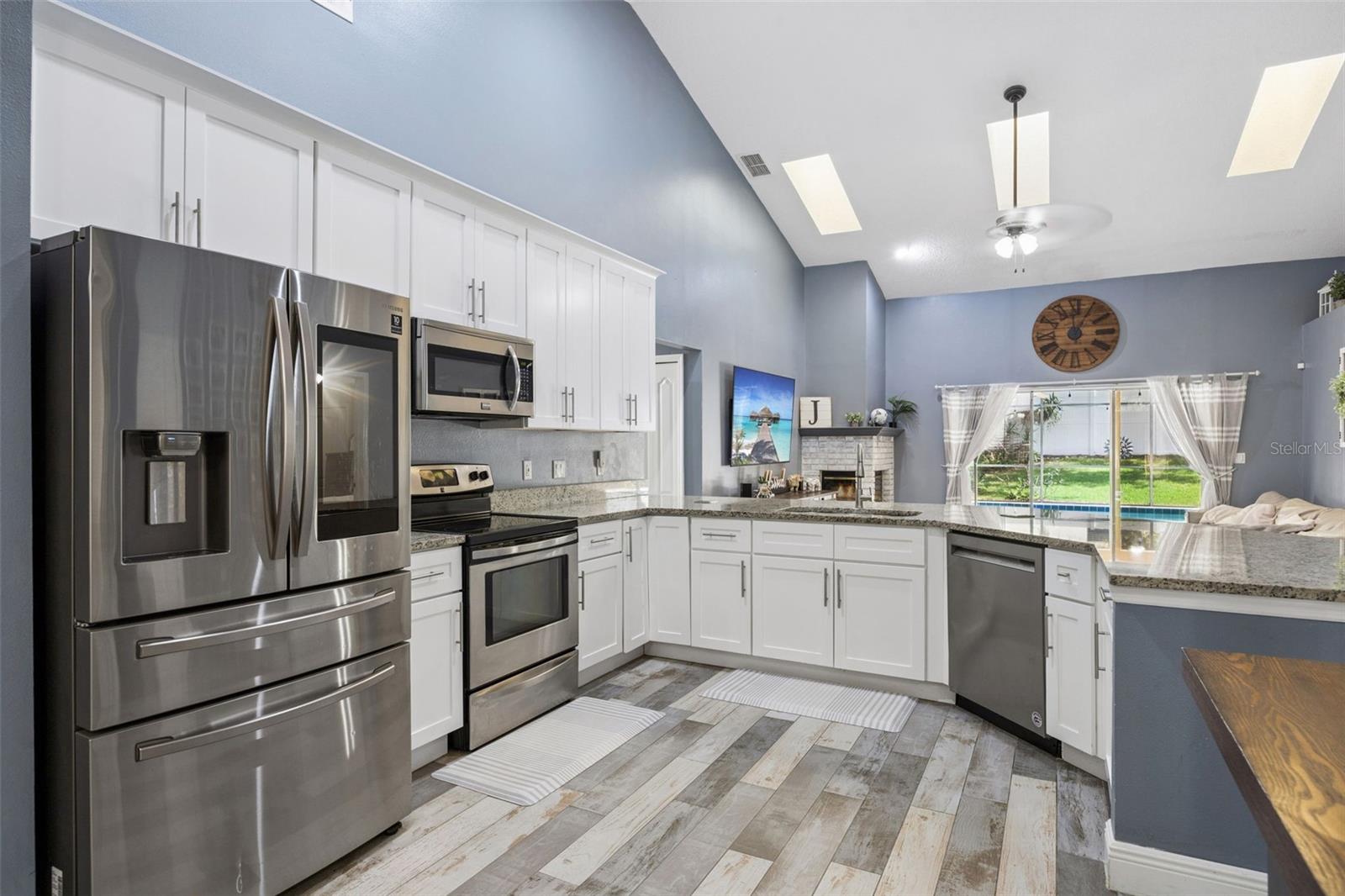 1505 Grassy Ridge Ln - stainless appliances 1505 Grassy Ridge Ln - stainless appliances