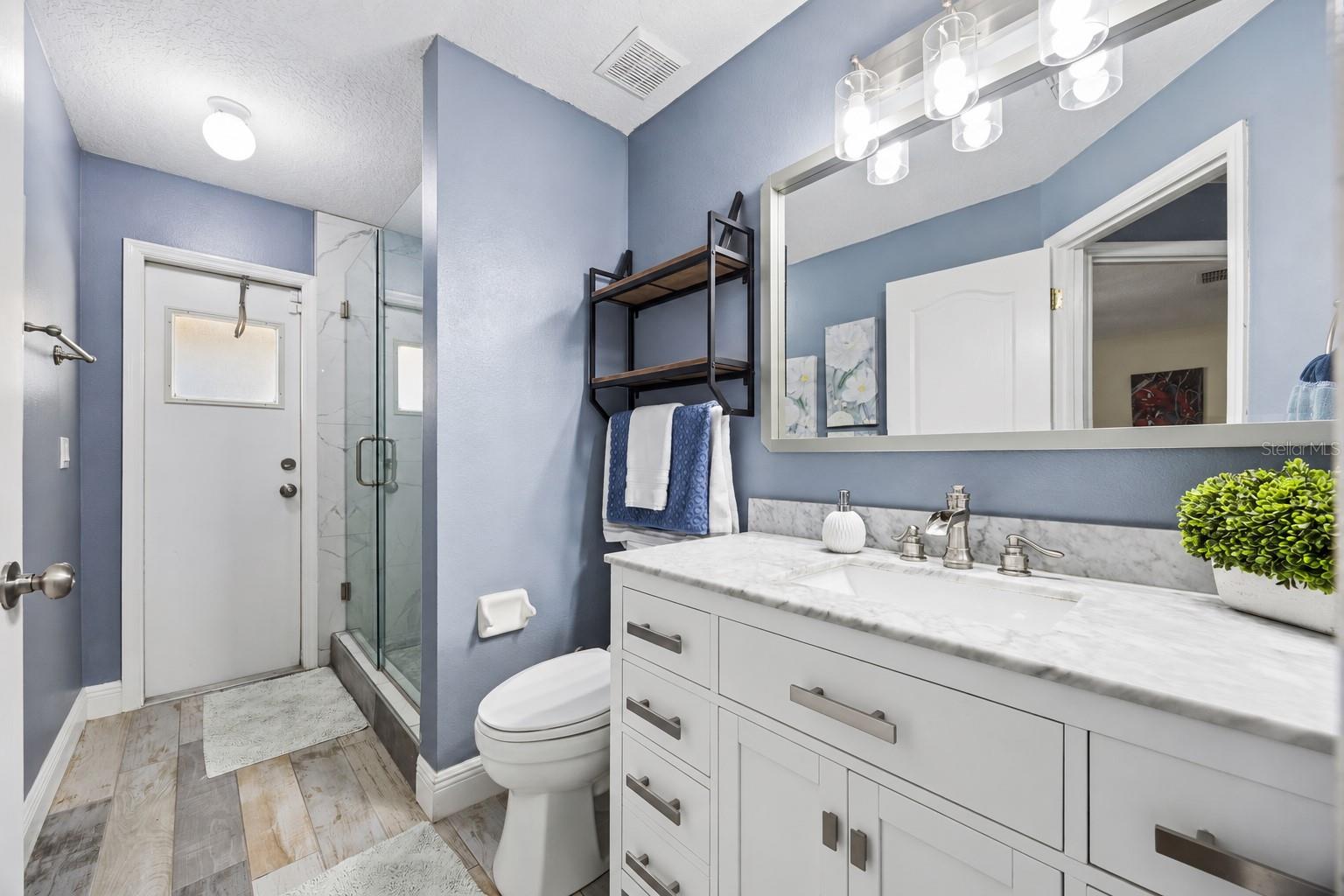 1505 Grassy Ridge Ln - pool bathroom