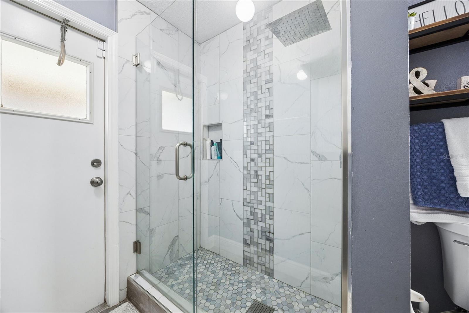 1505 Grassy Ridge Ln - pool bath shower