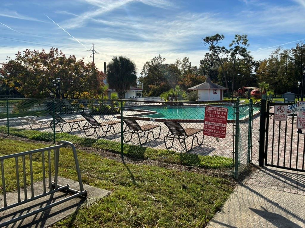 Community pool