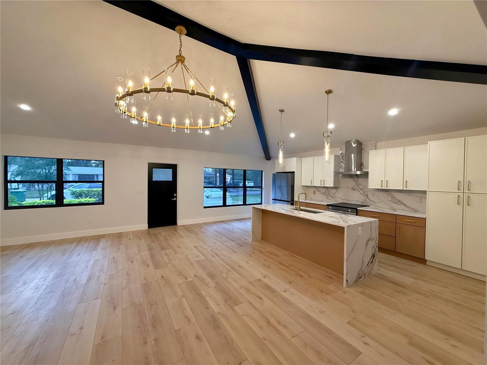 605 N WOODLYNNE AVENUE, Tampa, FL 33609