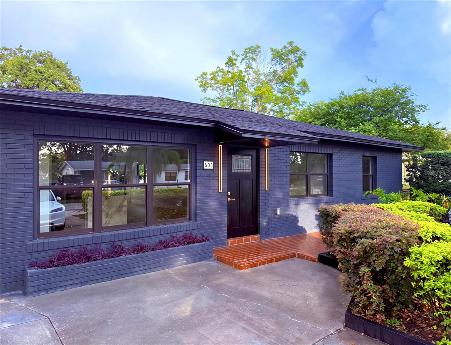 605 N WOODLYNNE AVENUE, Tampa, FL 33609