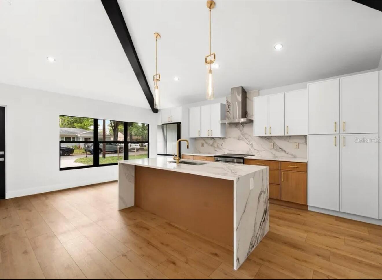 605 N WOODLYNNE AVENUE, Tampa, FL 33609
