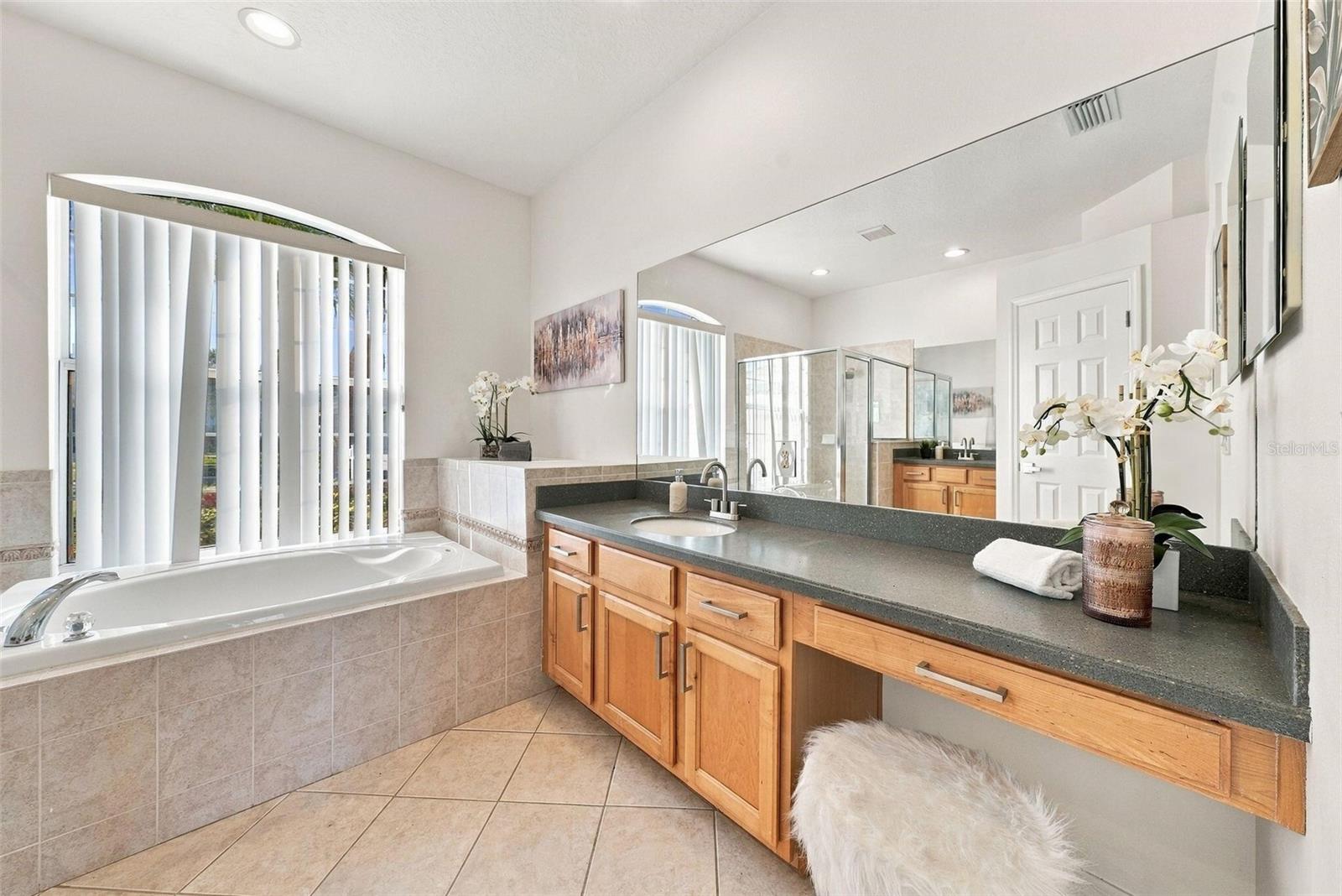 1822 MIRA LAGO CIRCLE, Ruskin, FL 33570