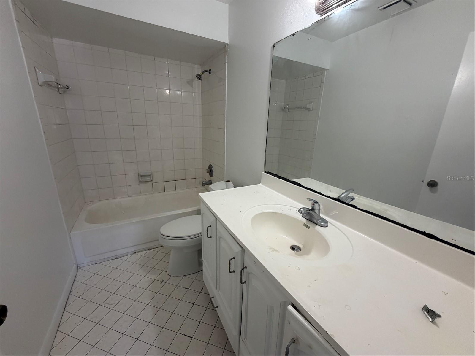 5225 VIA HACIENDA CIRCLE, #B114, Orlando, FL 32839
