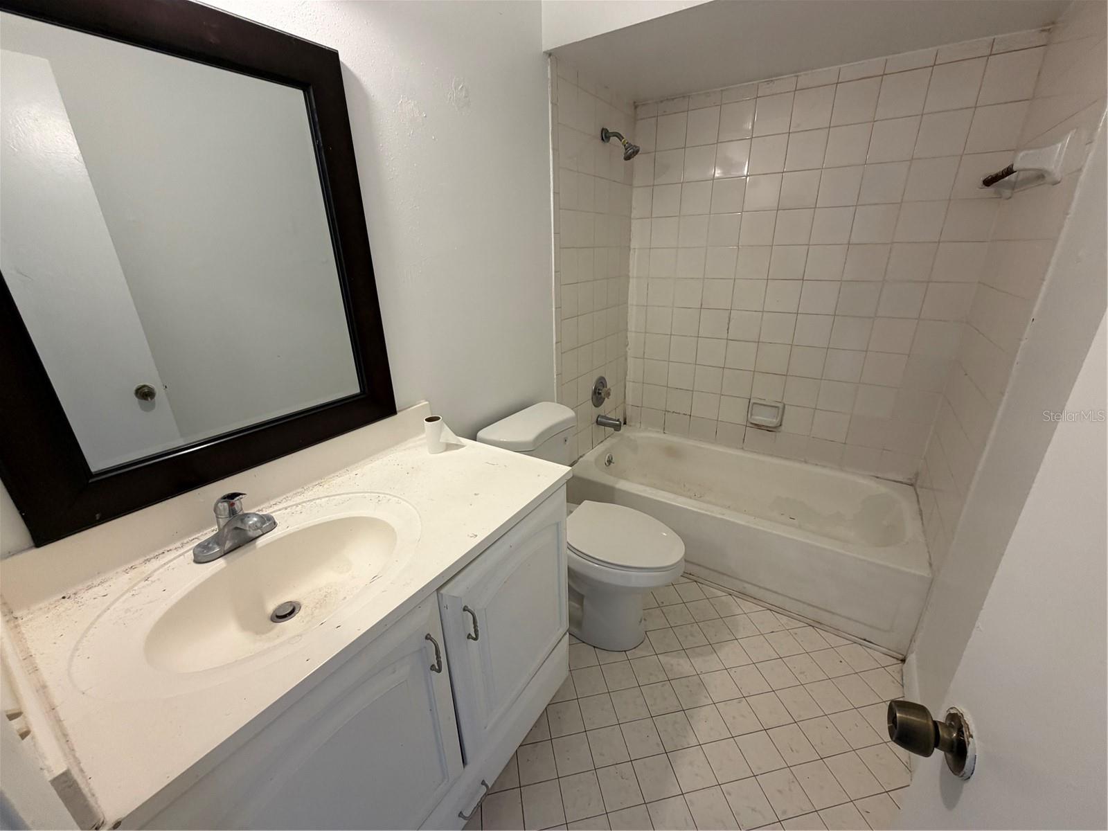 5225 VIA HACIENDA CIRCLE, #B114, Orlando, FL 32839