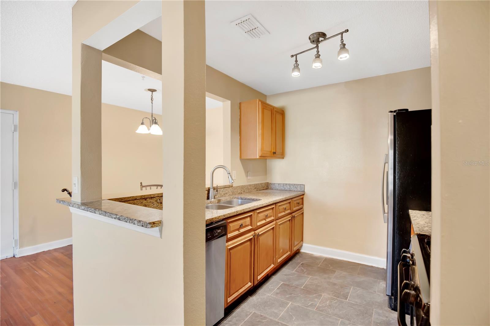 2031 DIXIE BELLE DRIVE, #2031M, Orlando, FL 32812