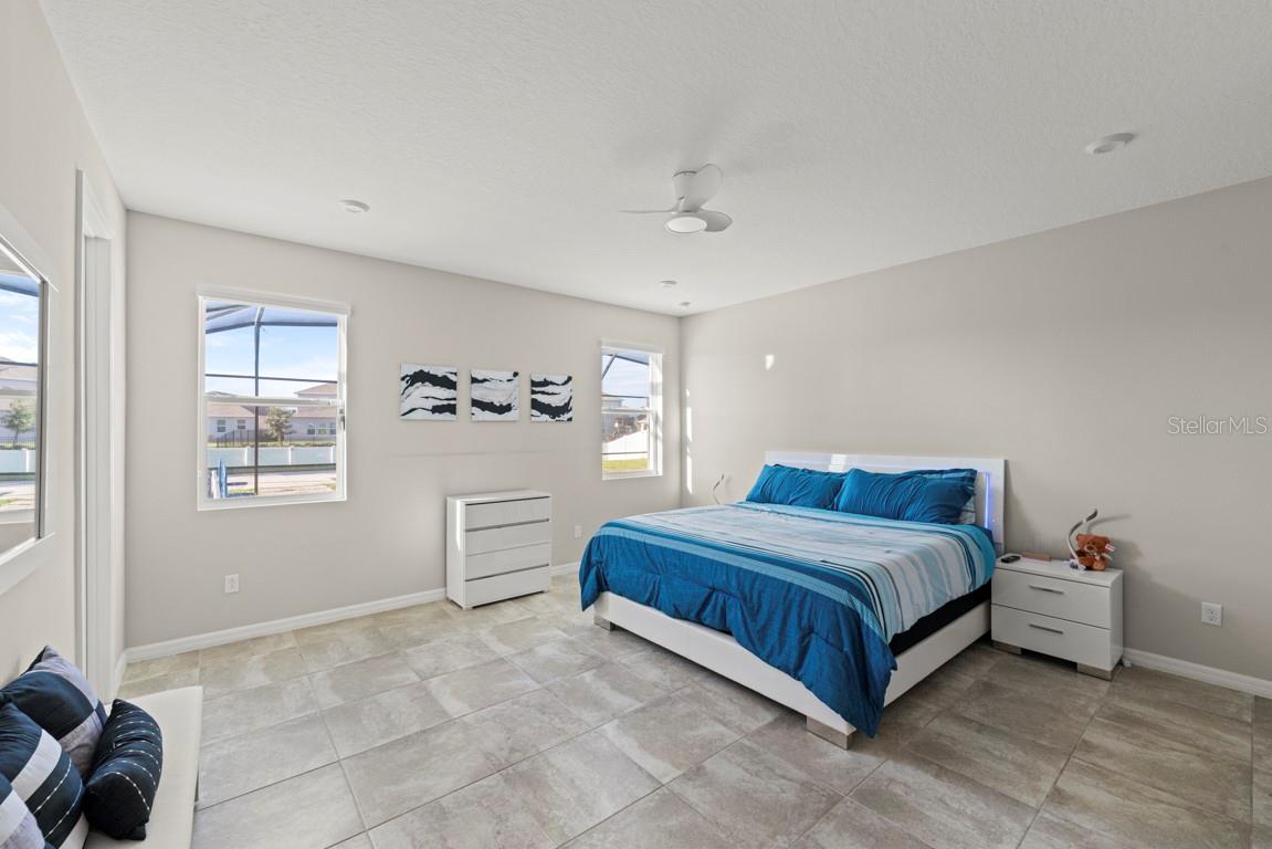 9560 LAUNCH POINT ROAD, Orlando, FL 32832