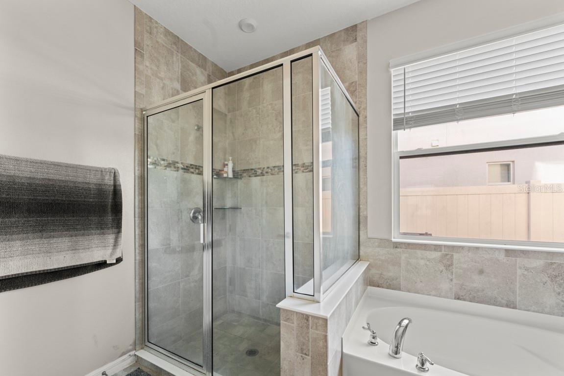 9560 LAUNCH POINT ROAD, Orlando, FL 32832