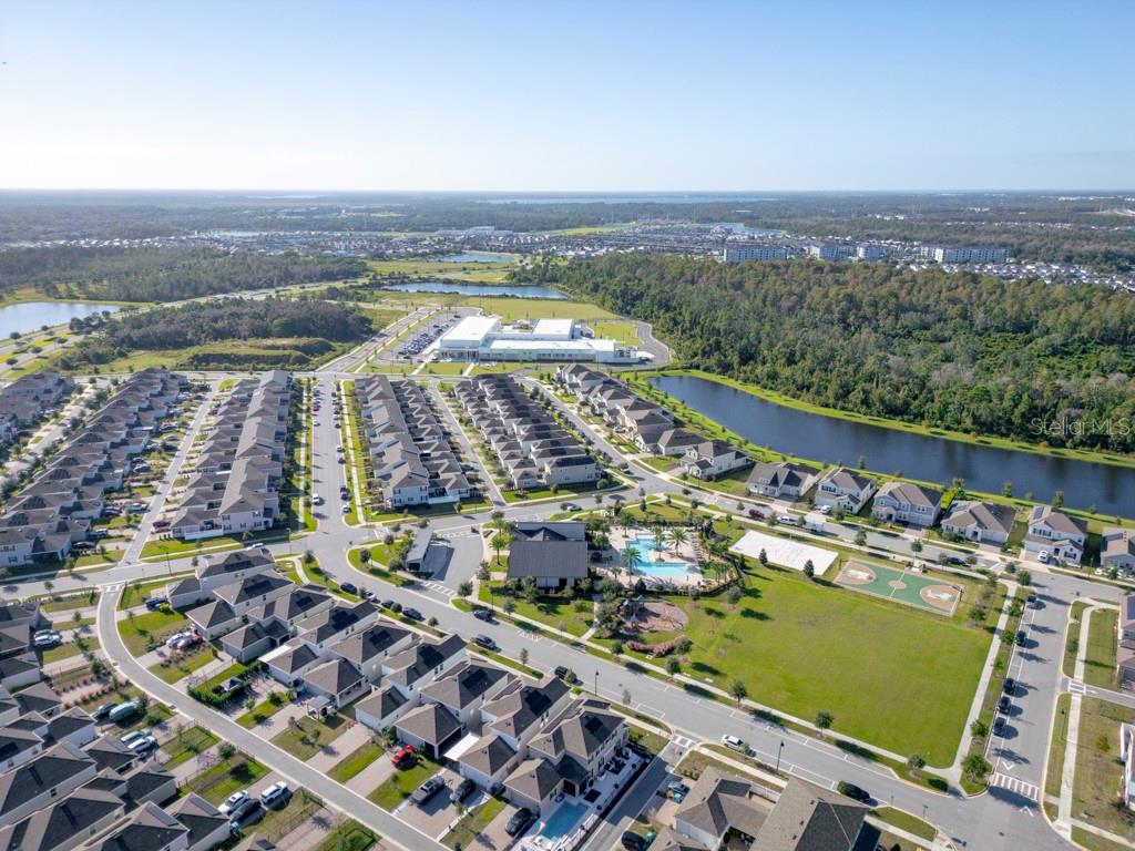 9560 LAUNCH POINT ROAD, Orlando, FL 32832