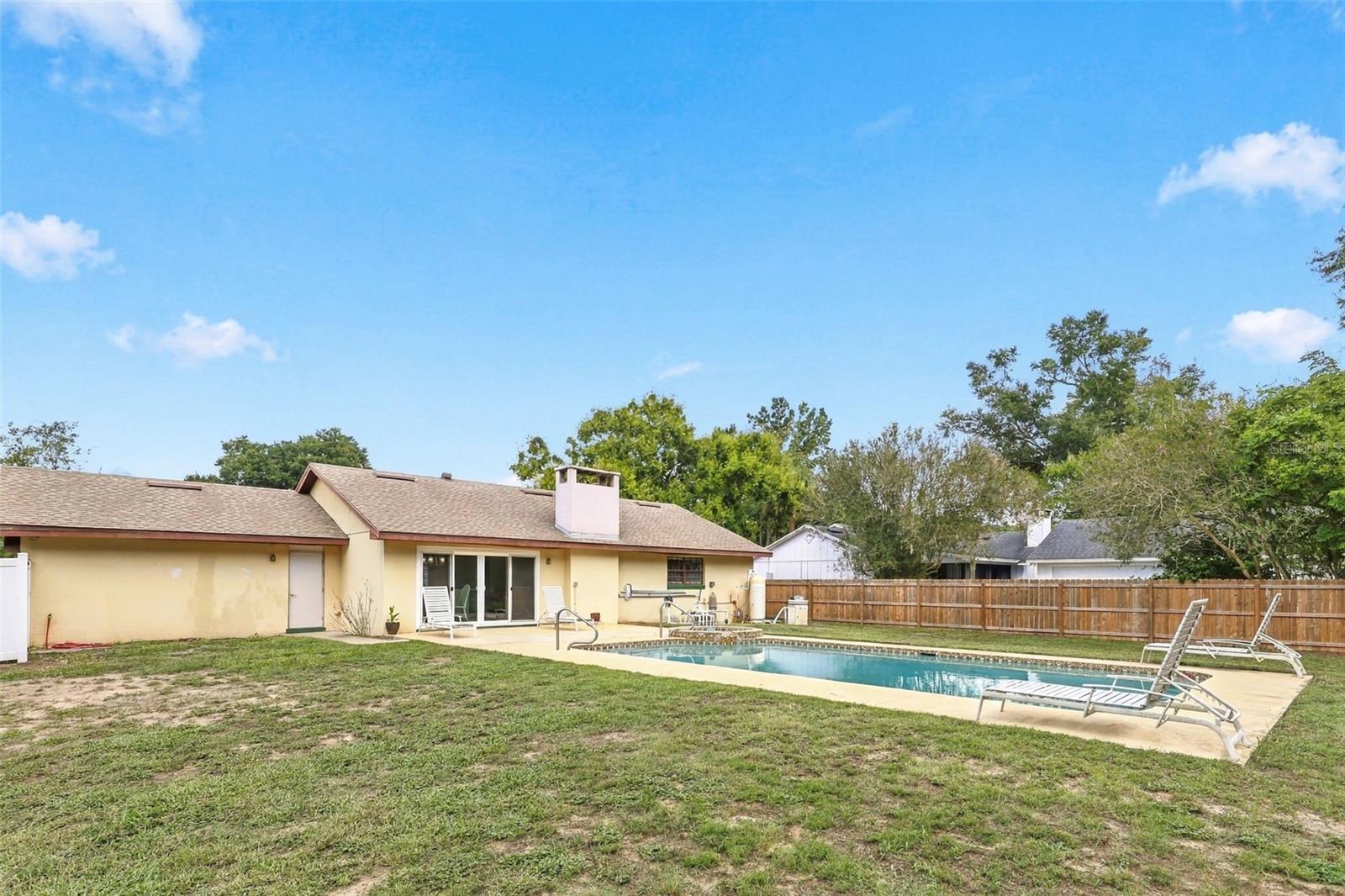 2460 E CROOKED LAKE CLUB BOULEVARD, Eustis, FL 32726