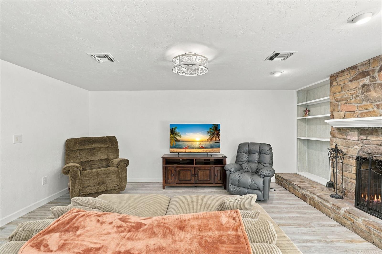 2460 E CROOKED LAKE CLUB BOULEVARD, Eustis, FL 32726