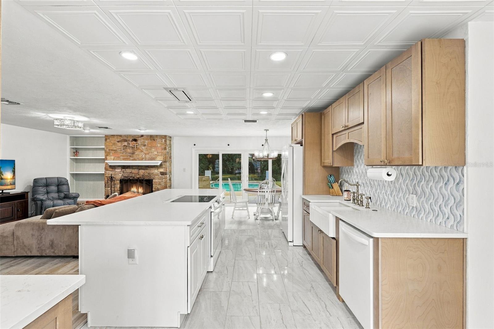 2460 E CROOKED LAKE CLUB BOULEVARD, Eustis, FL 32726