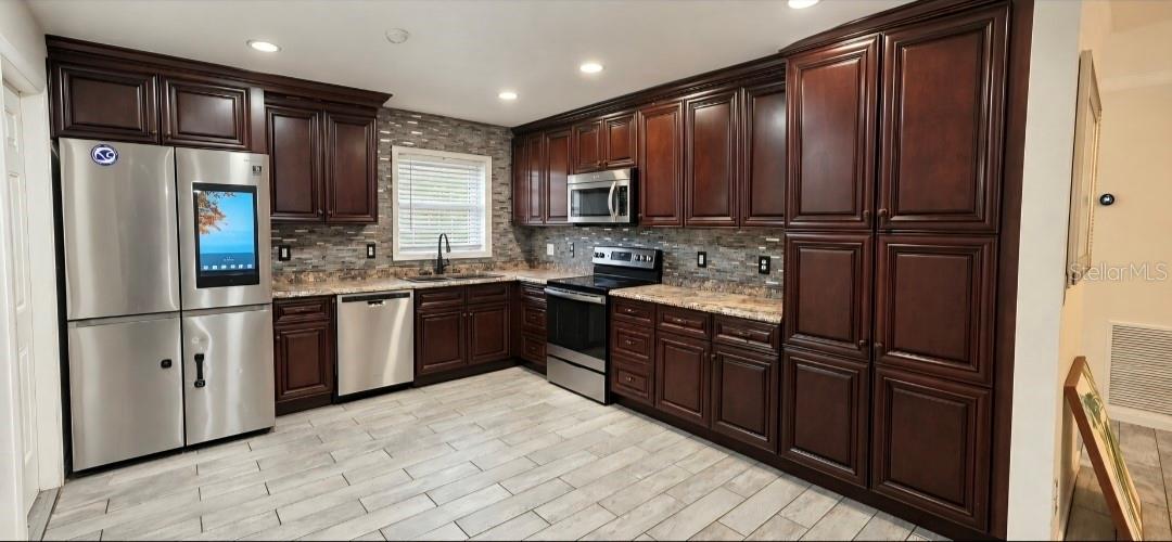 8007 MEADOWGLEN DRIVE, Orlando, FL 32810