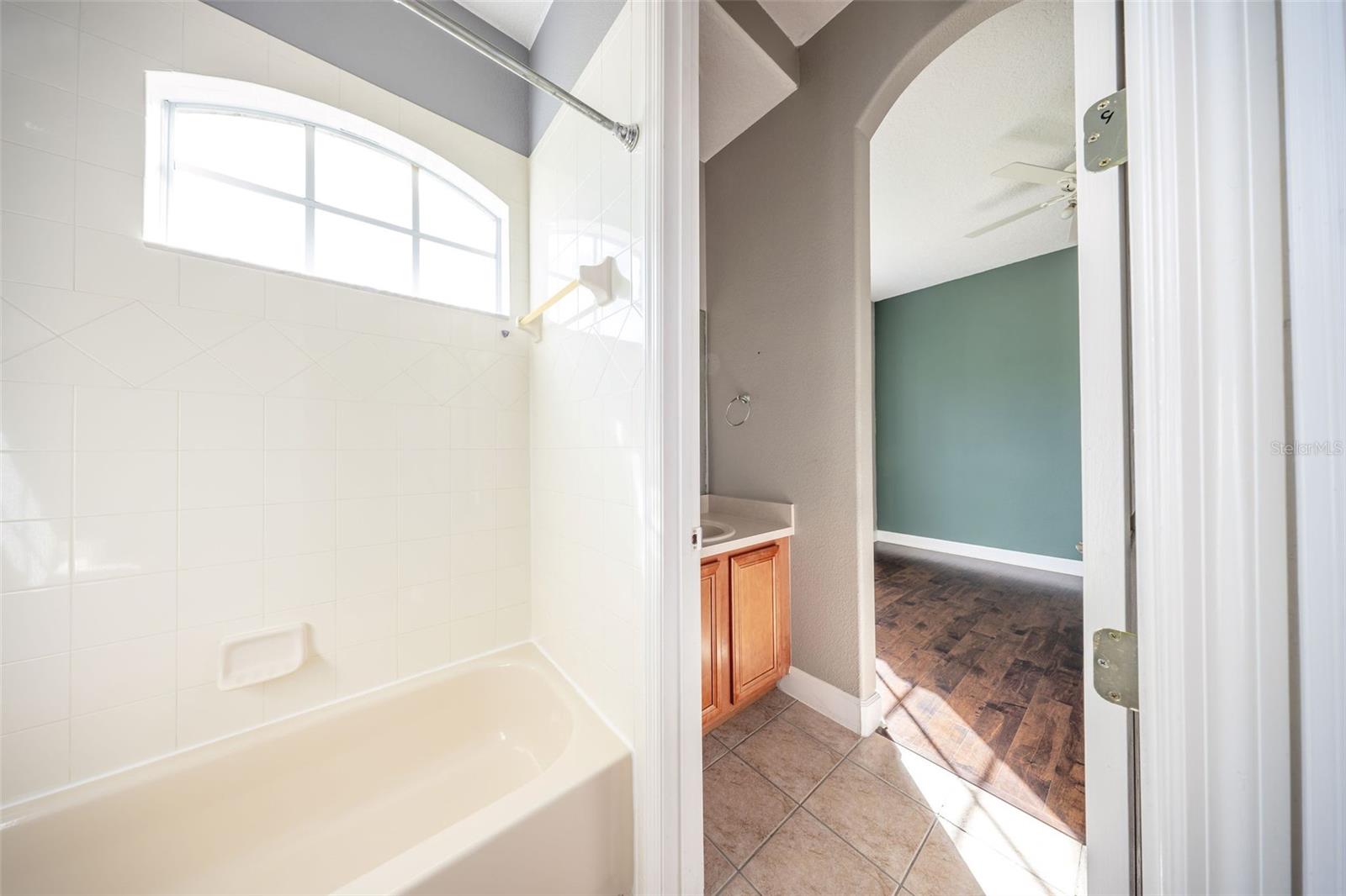 Upstairs jack-n-jill bathroom
