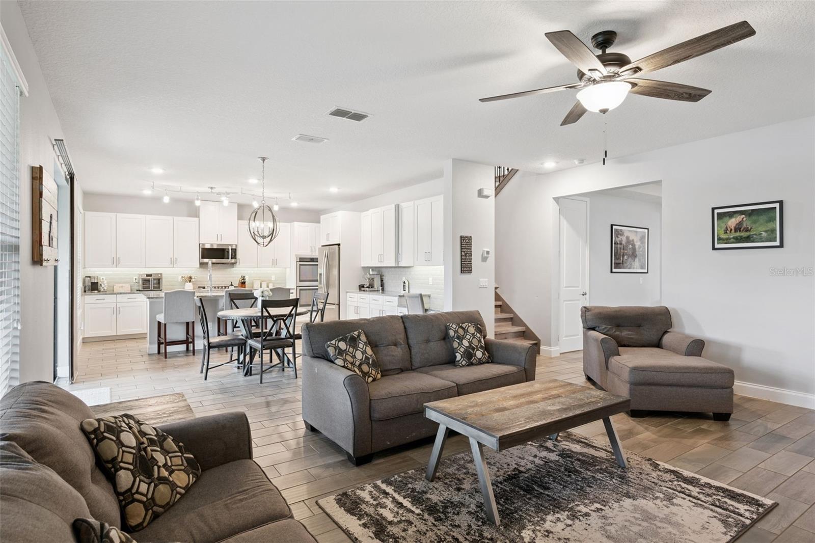 8325 VIVARO ISLE WAY, Windermere, FL 34786