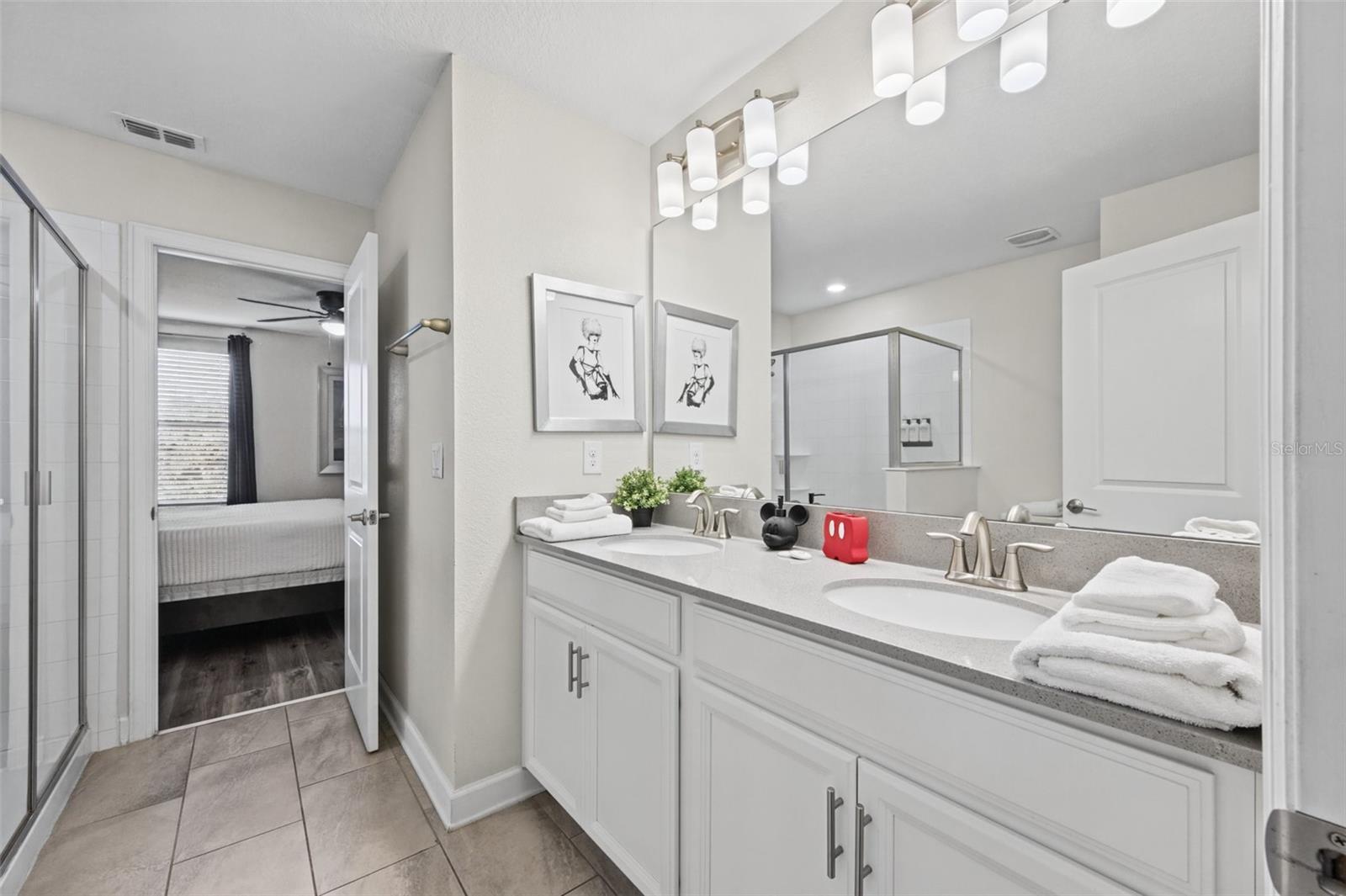 Bathroom vanity