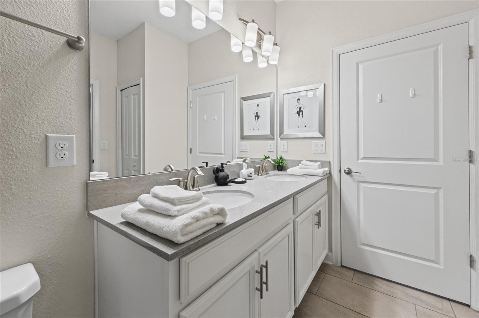 Bathroom vanity