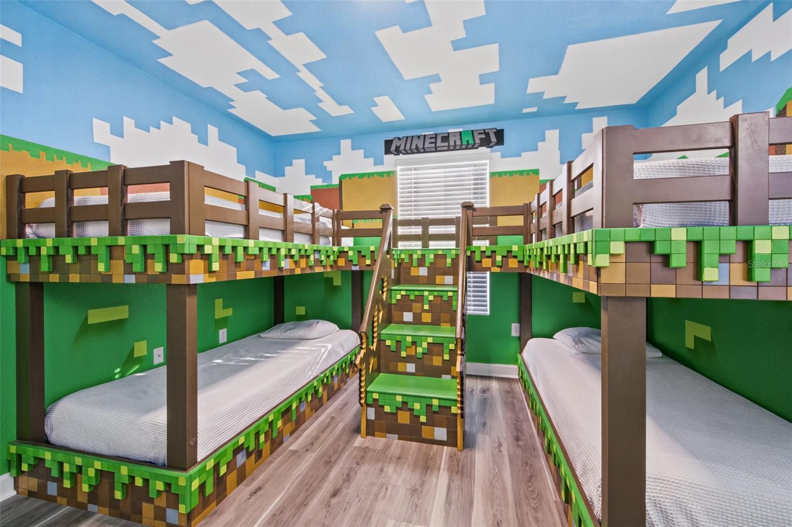 Block-world themed bunk room