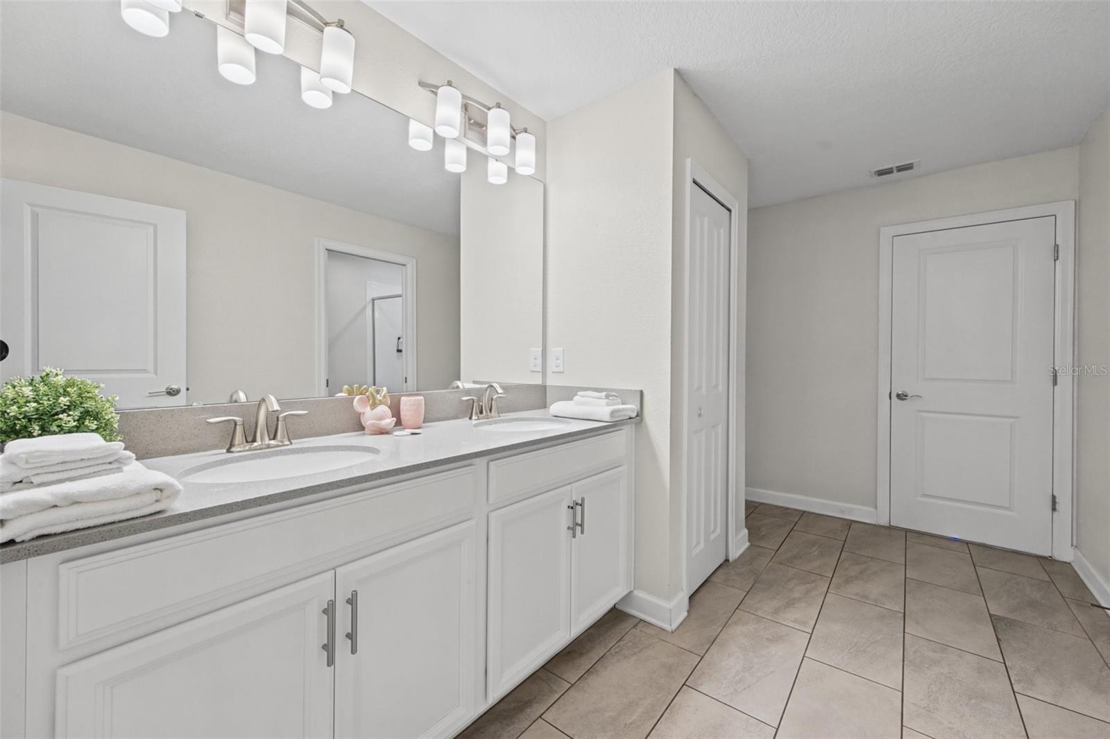 Double vanity