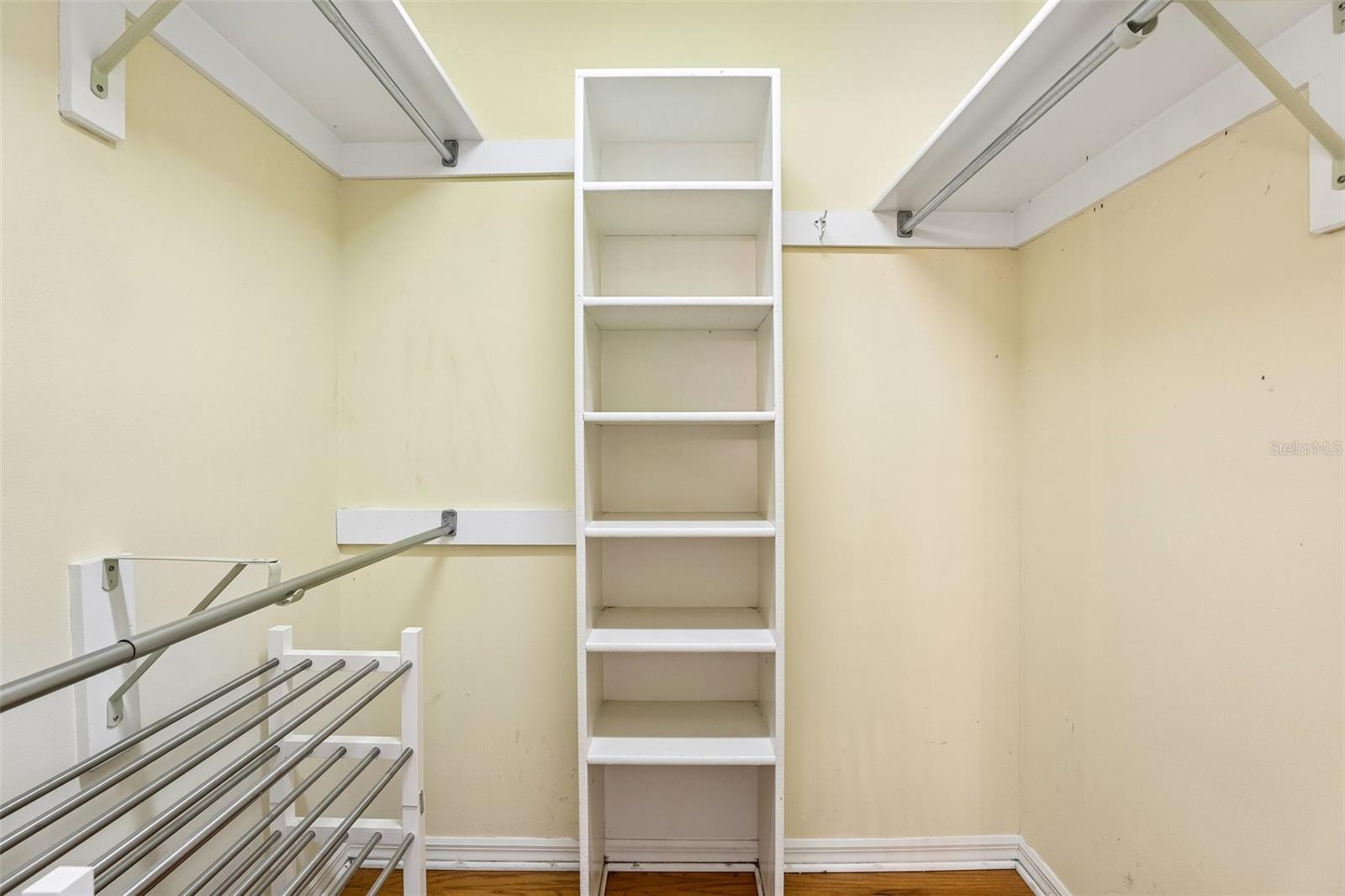 Master Bedroom Walk In Closets