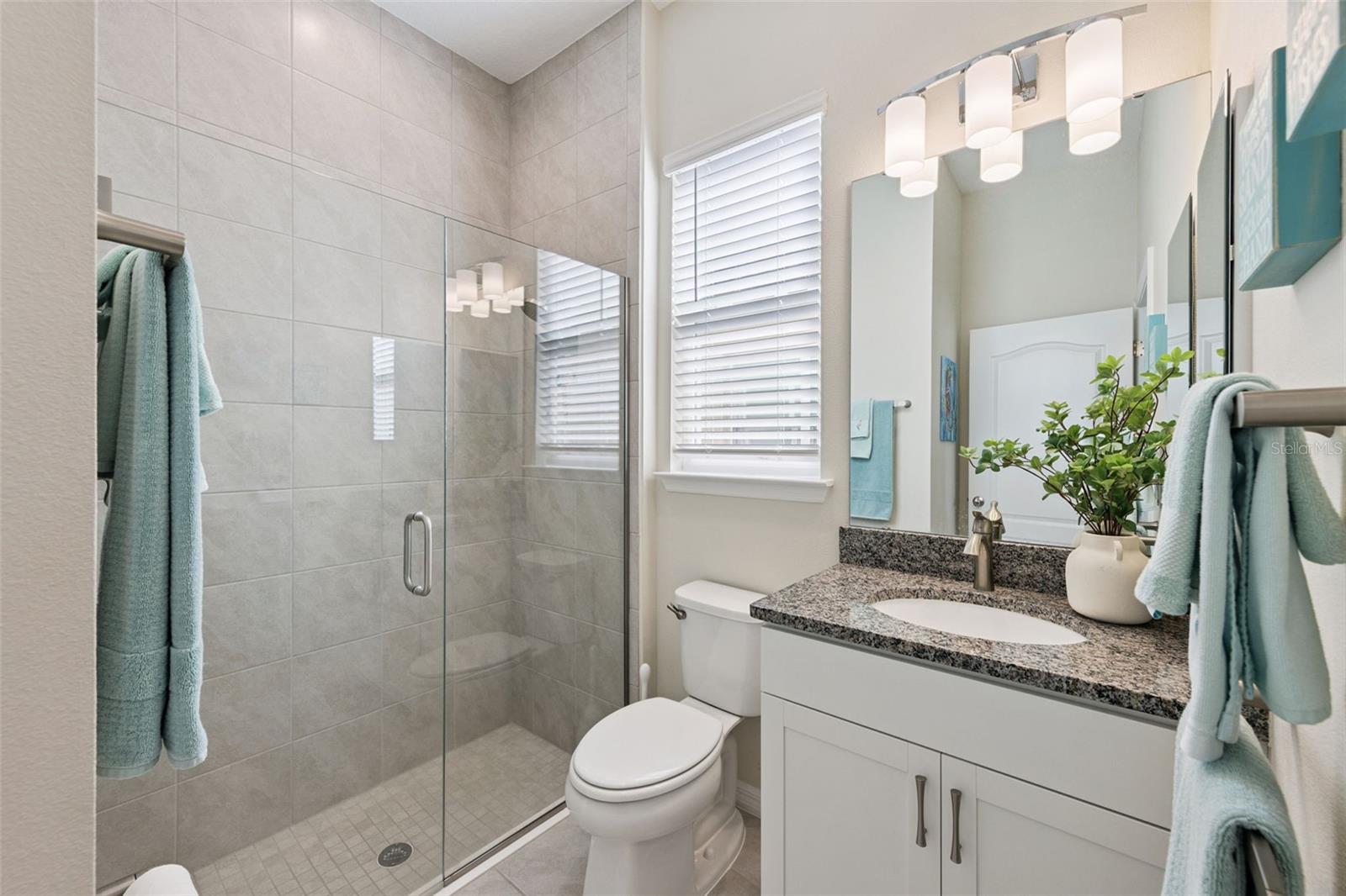 En-suite bathroom in bedroom #1
