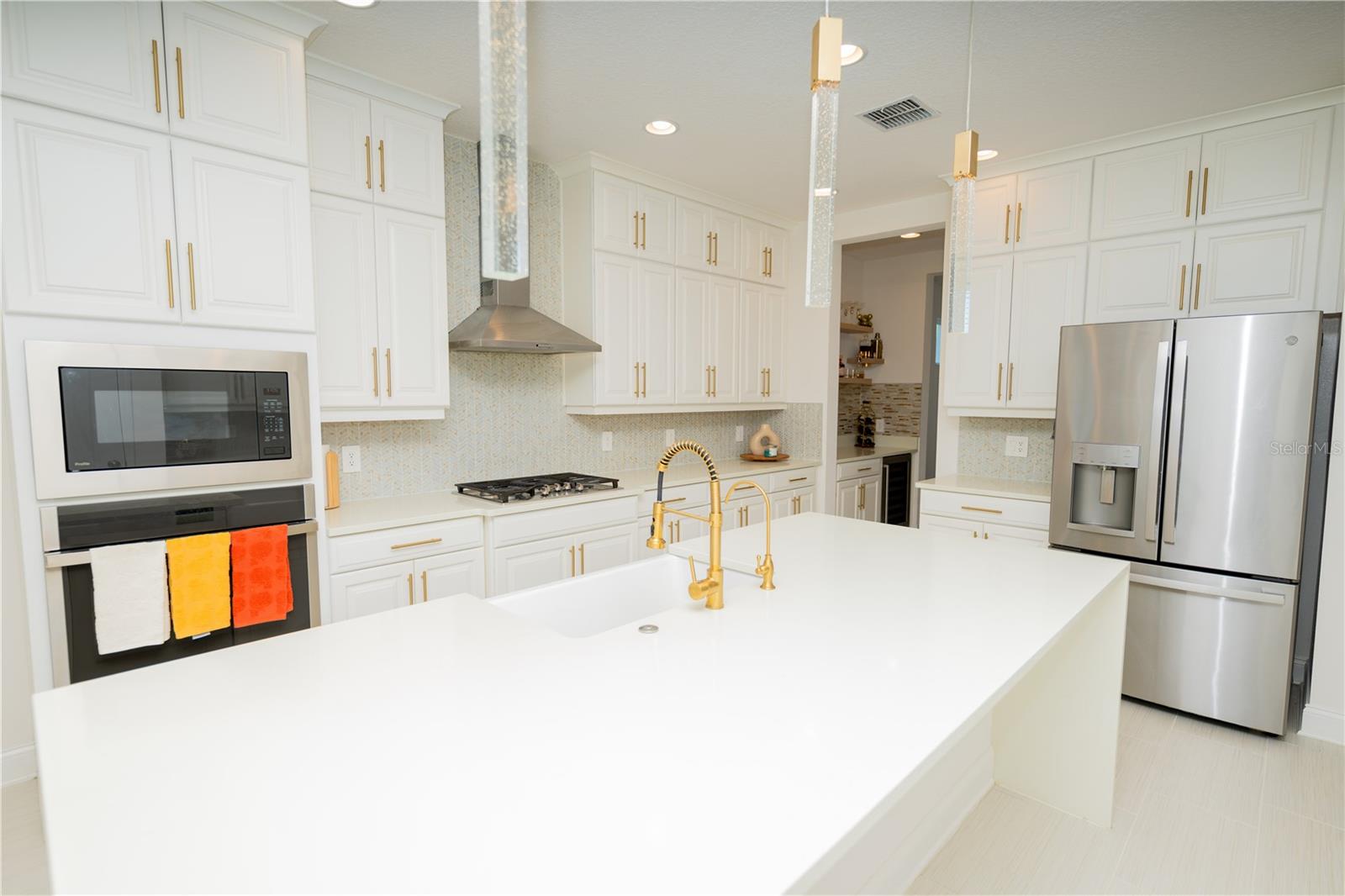 2010 BOSS HEWETT STREET, Oakland, FL 34787